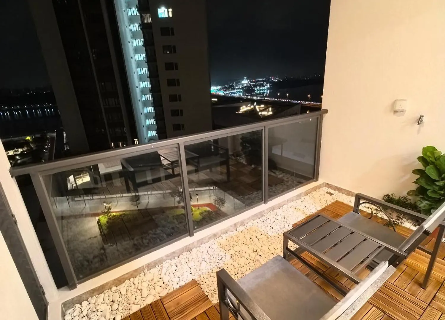 R&F Princess Cove, Seine Region 2Bedroom With Balcony By 9 Sands 조호르 바루 아파트